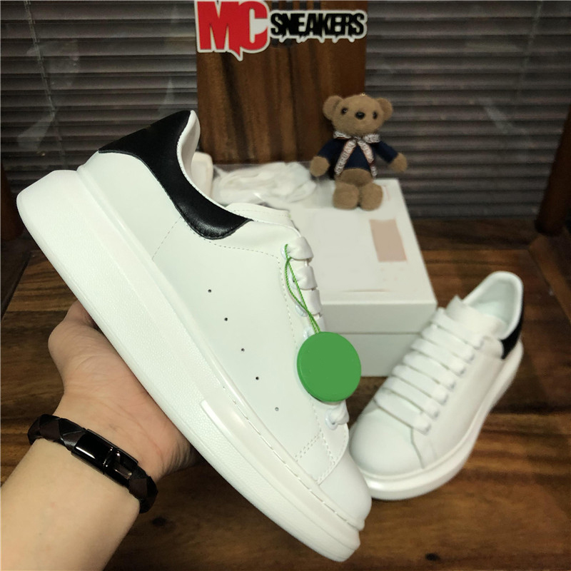Top Quality Men Women Designer Casual Shoes 3M Reflective Genuine Leather Sneakers Fashion Womens Velet Outdoor Platform Trainers Sneeakers, Black
Top Quality Men Women Designer Casual Shoes 3M Reflective Genuine Leather Sneakers Fashion Womens Velet Outdoor Platform Trainers Sneeakers, Black
