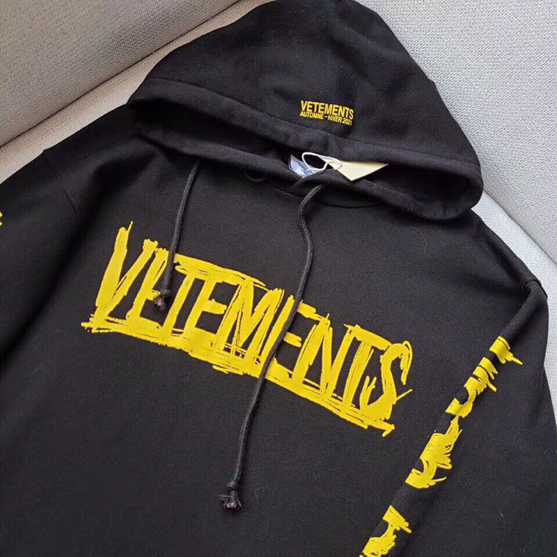 Hip-hop Yellow Loose Graffiti Hoodie Men Women Vtm Hoody Embroidery Vetements Big Label Exposure Pullover
Hip-hop Yellow Loose Graffiti Hoodie Men Women Vtm Hoody Embroidery Vetements Big Label Exposure Pullover