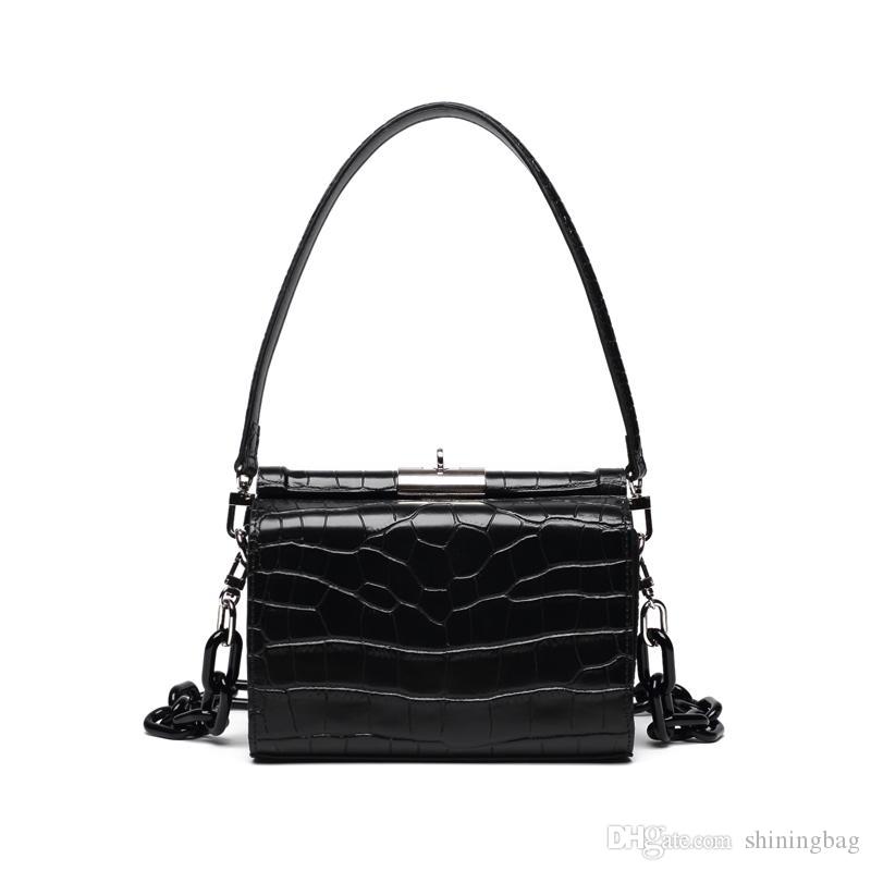 Design shoulder bag ladies new retro style crocodile pattern lock small square bag ladies leather high quality chain black handbag 1060
Design shoulder bag ladies new retro style crocodile pattern lock small square bag ladies leather high quality chain black handbag 1060