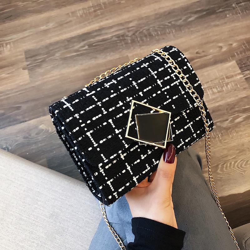 2020 Korean Shoulder Bag Luxury Handbags Women Bags Designer Version Wild Girls Small Square Messenger Bag Bolsa Feminina, Black
2020 Korean Shoulder Bag Luxury Handbags Women Bags Designer Version Wild Girls Small Square Messenger Bag Bolsa Feminina, Black