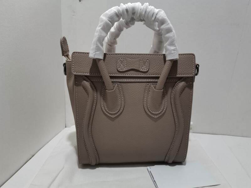 Realfine888 Bags Iconic 20cm,27cm,31cm Grainy Calfskin Leather top Handles Handbags for women with dust bag
Realfine888 Bags Iconic 20cm,27cm,31cm Grainy Calfskin Leather top Handles Handbags for women with dust bag