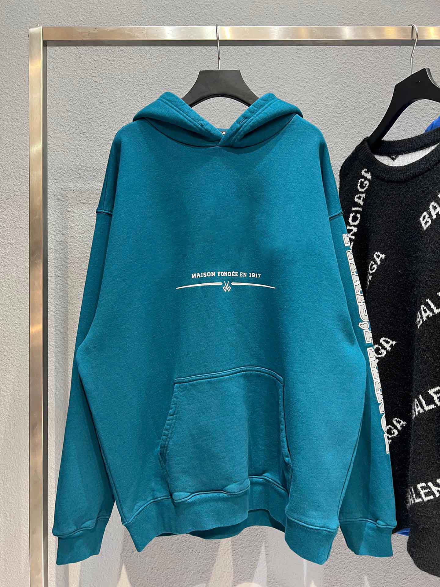 Fashion Sweatshirts Women Men's hooded jacket Students casual fleece tops clothes Unisex Hoodies coat T-Shirts lk11
Fashion Sweatshirts Women Men's hooded jacket Students casual fleece tops clothes Unisex Hoodies coat T-Shirts lk11