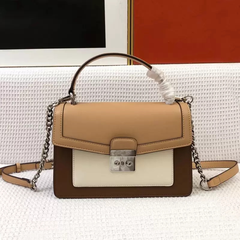 Contrasting color chain shoulder bag women luxury fashion messenger handbag European and American classic clamshell small square bags ladies gift
Contrasting color chain shoulder bag women luxury fashion messenger handbag European and American classic clamshell small square bags ladies gift