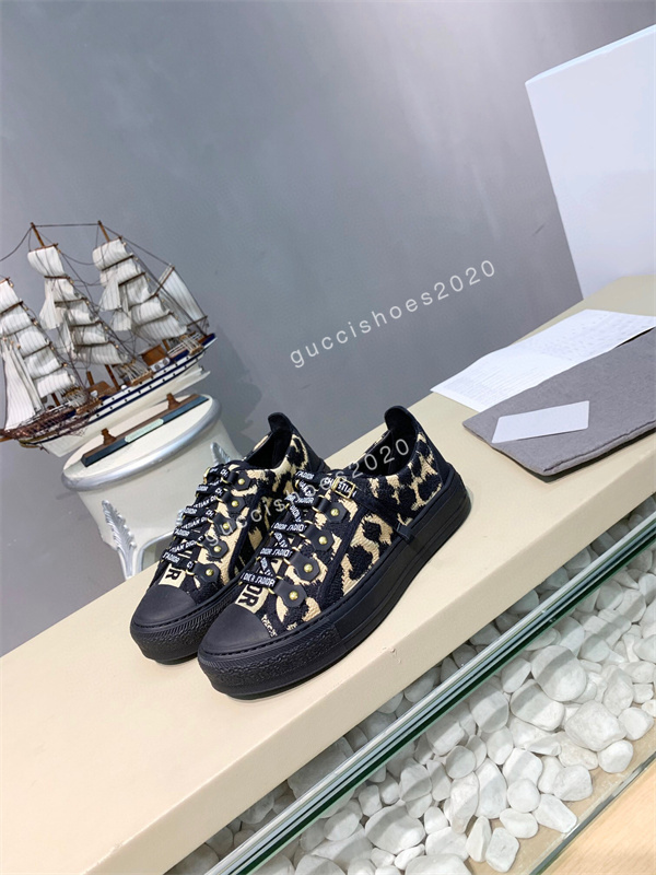 genuine leather Classic shoe Men Women White Casual Shoes Low Top Shoes Real Cowhide Waterproof Breathable Distribution size35-45, 04
genuine leather Classic shoe Men Women White Casual Shoes Low Top Shoes Real Cowhide Waterproof Breathable Distribution size35-45, 04