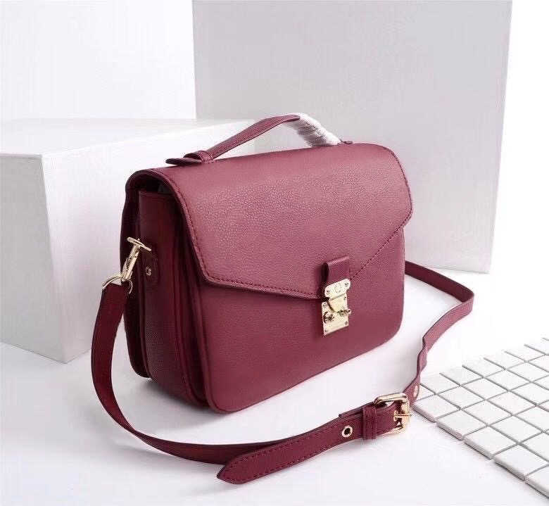 Wholesale Orignal genuine leather handbag messenger bag lady satchel fashion shoulder bag lady presbyopic shoulder cross body bag women
Wholesale Orignal genuine leather handbag messenger bag lady satchel fashion shoulder bag lady presbyopic shoulder cross body bag women