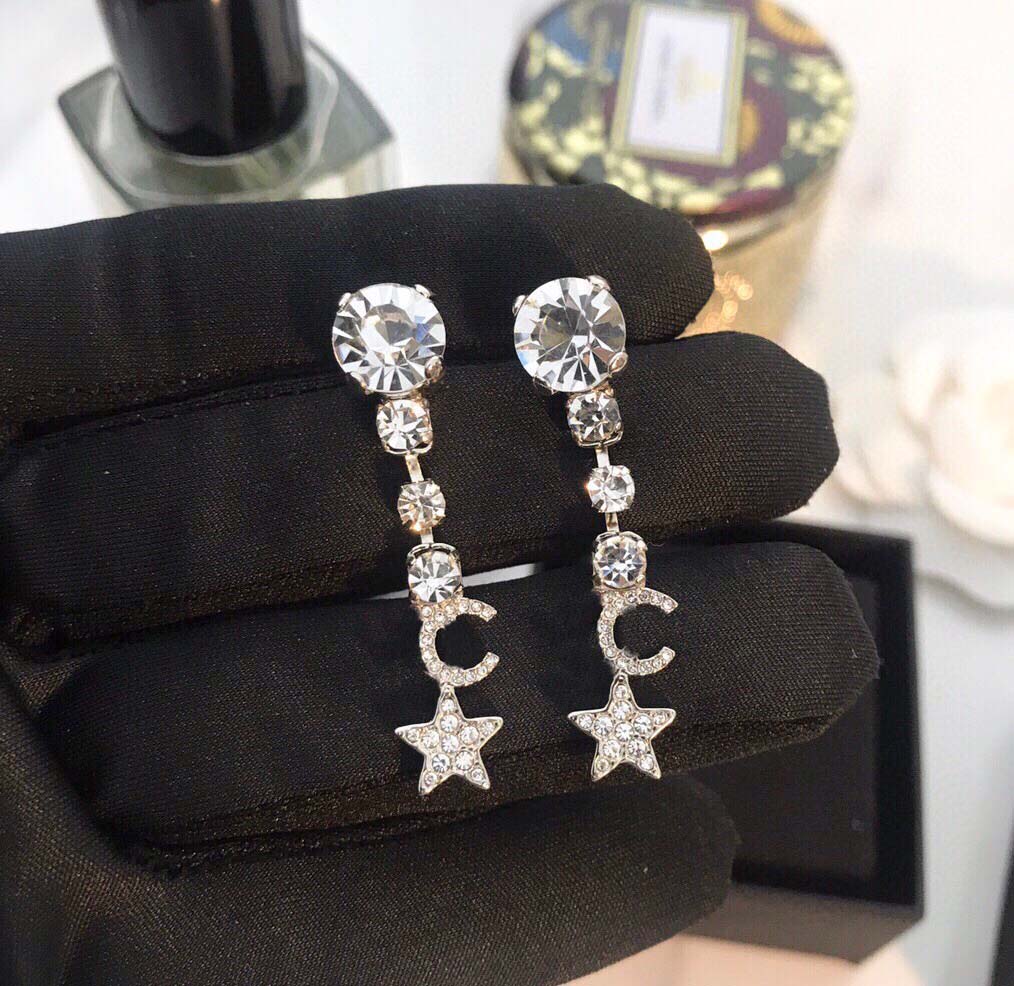 Luxury quality charm dangle drop earring with sparkly diamond for women wedding jewerlry gift short design have stamp box PS3104
Luxury quality charm dangle drop earring with sparkly diamond for women wedding jewerlry gift short design have stamp box PS3104