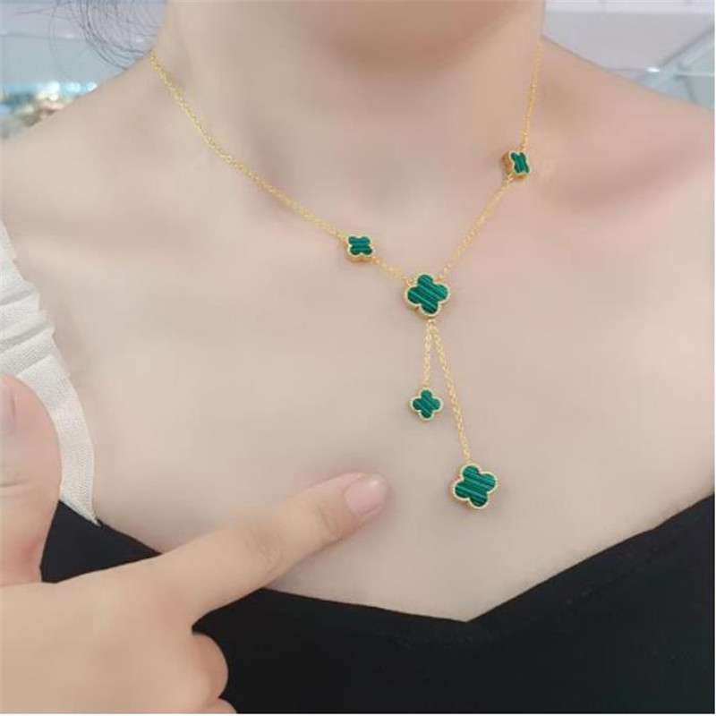 2022 Luxury Titanium Steel Pendant Necklace Double-sided Clover Clavicle Chain Choker
2022 Luxury Titanium Steel Pendant Necklace Double-sided Clover Clavicle Chain Choker