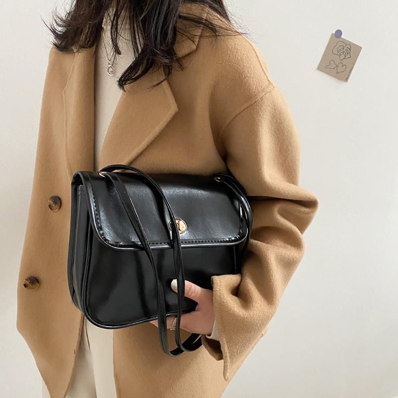 Simply Crossbody Bags PU Leather Solid Color Simple Commuter Top-handle Pouch Lady Travel Small Handbags for Women 2021, Black
Simply Crossbody Bags PU Leather Solid Color Simple Commuter Top-handle Pouch Lady Travel Small Handbags for Women 2021, Black
