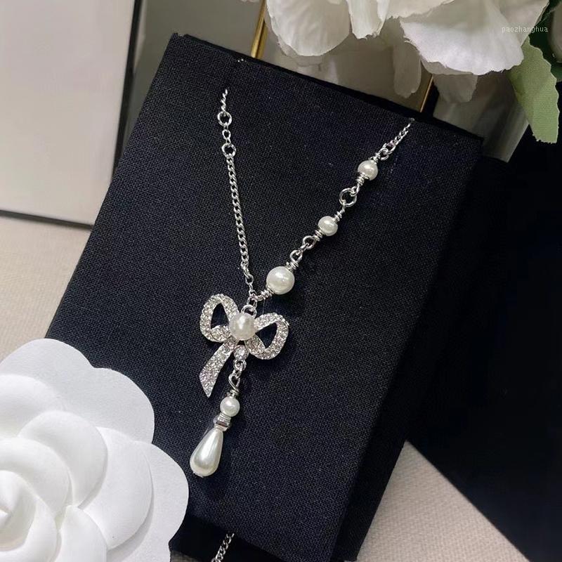 Selling Designer Fashion Luxury Jewelry For Women, Vintage Pearls And Bow Design Necklaces, Gifts Girls. Party Accessori Chains, Silver
Selling Designer Fashion Luxury Jewelry For Women, Vintage Pearls And Bow Design Necklaces, Gifts Girls. Party Accessori Chains, Silver