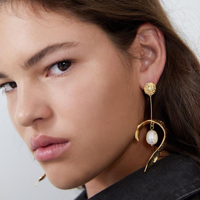 LIMARIO 2021 Long Statement Geometric irregular Tassel Dangle Drop Pearl Earrings For Women Earrings Jewelry Oorbellen Brincos
LIMARIO 2021 Long Statement Geometric irregular Tassel Dangle Drop Pearl Earrings For Women Earrings Jewelry Oorbellen Brincos