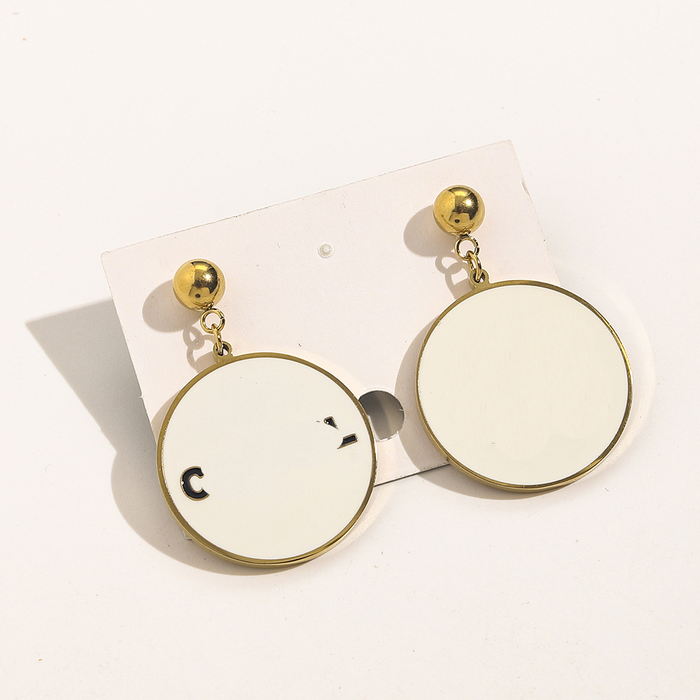 Luxury Brand Designers Double Letters Ear Stud Earrings Eardrop Stainless Steel Geometric Famous Women Steel Seal High Quality Earring Wedding Party Jewerlry Gift
Luxury Brand Designers Double Letters Ear Stud Earrings Eardrop Stainless Steel Geometric Famous Women Steel Seal High Quality Earring Wedding Party Jewerlry Gift