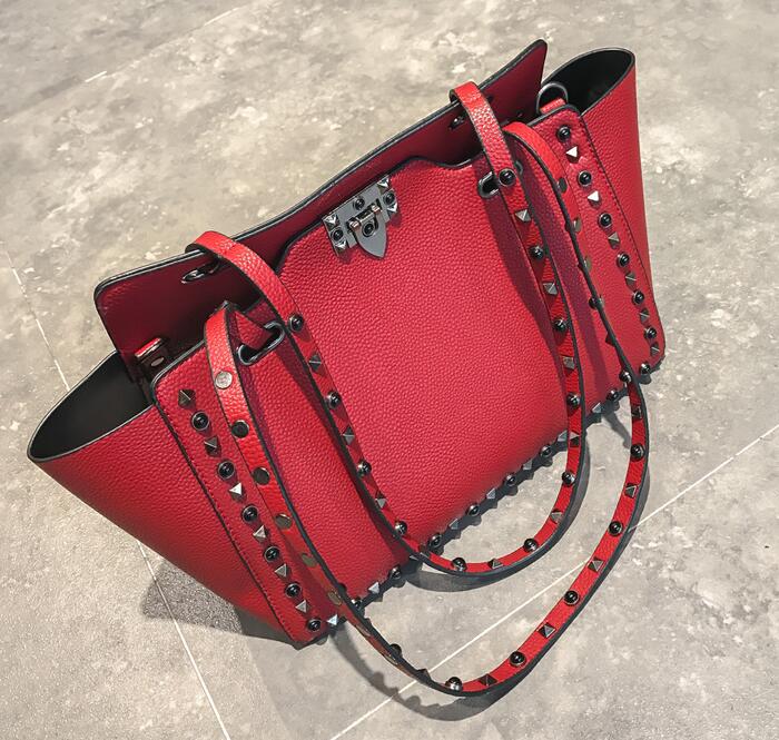 Designer- high quality Shoulder bags Leather totes bag Designer Cross body Bags for Women Single bag women bags, Red
Designer- high quality Shoulder bags Leather totes bag Designer Cross body Bags for Women Single bag women bags, Red