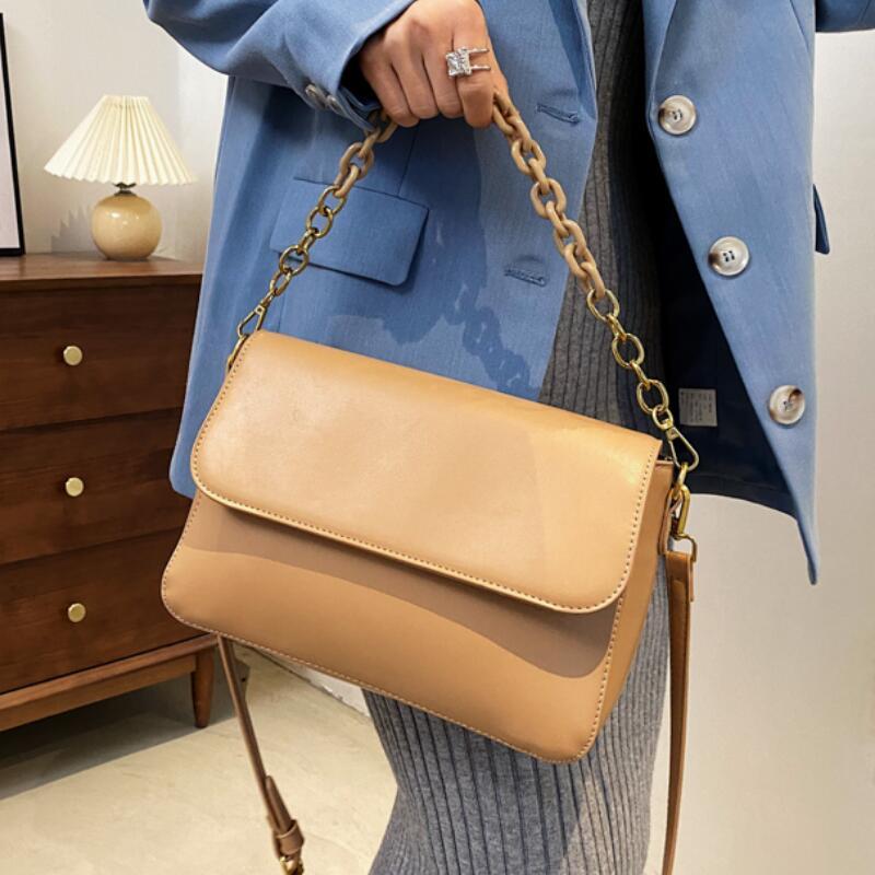 Luxury atmosphere high-end handbag 2021 winter new simple and fashionable women's designer acrylic chain shoulder messenger bag, Beige
Luxury atmosphere high-end handbag 2021 winter new simple and fashionable women's designer acrylic chain shoulder messenger bag, Beige