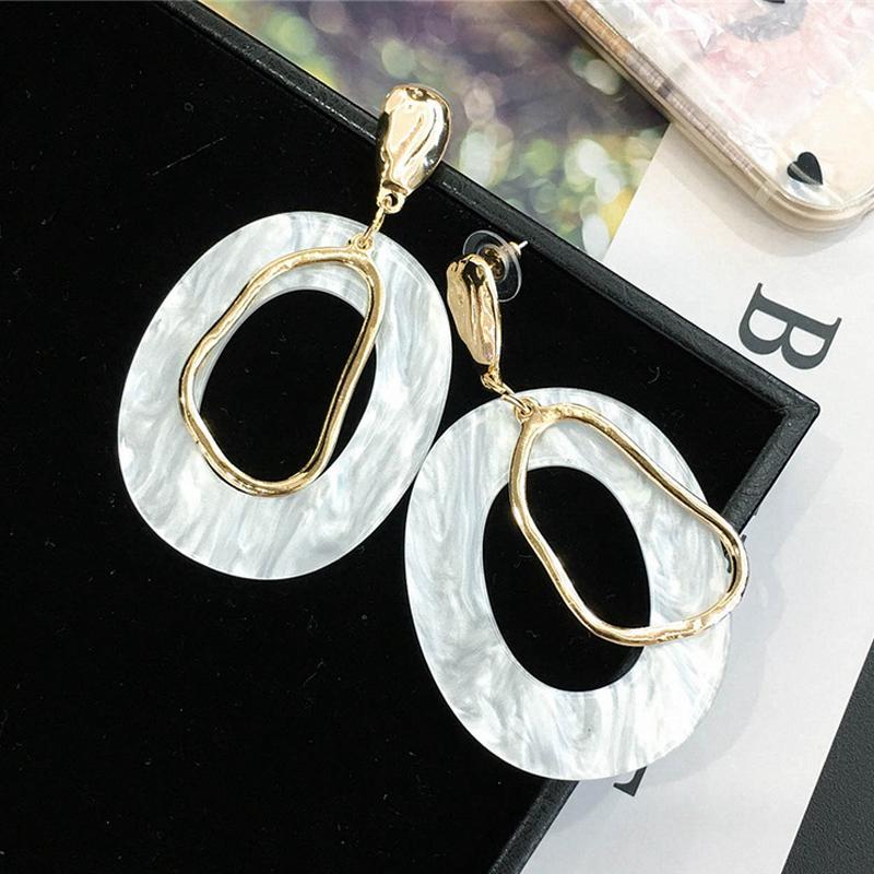 2020 Women Gold Drop Earrings Vintage Acrylic Geometry Oval Big Earrings For Women Female Fashion Resin Jewelry
2020 Women Gold Drop Earrings Vintage Acrylic Geometry Oval Big Earrings For Women Female Fashion Resin Jewelry