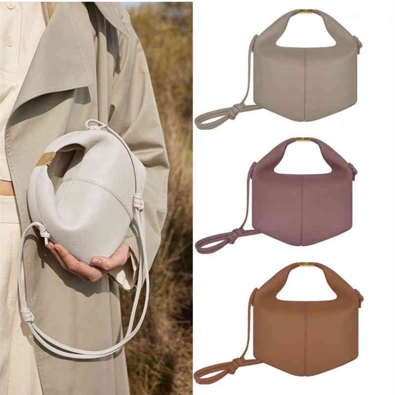 French Niche 2021 New Polene Leather Women's Bag, Hand Carrying Lunch Box Single Shoulder Messenger Bag, Bento Bag, Virtual options do not place an order
French Niche 2021 New Polene Leather Women's Bag, Hand Carrying Lunch Box Single Shoulder Messenger Bag, Bento Bag, Virtual options do not place an order