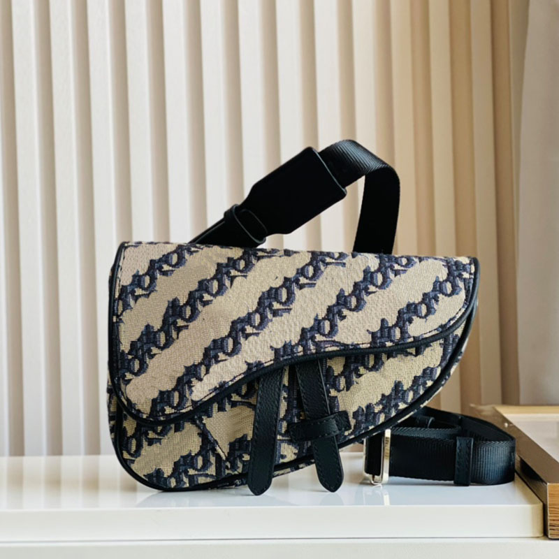Mini saddle bag for men and women shoulder bag chest bags fashion designer wallet top messenger backpack coin purse, Freight compensation
Mini saddle bag for men and women shoulder bag chest bags fashion designer wallet top messenger backpack coin purse, Freight compensation