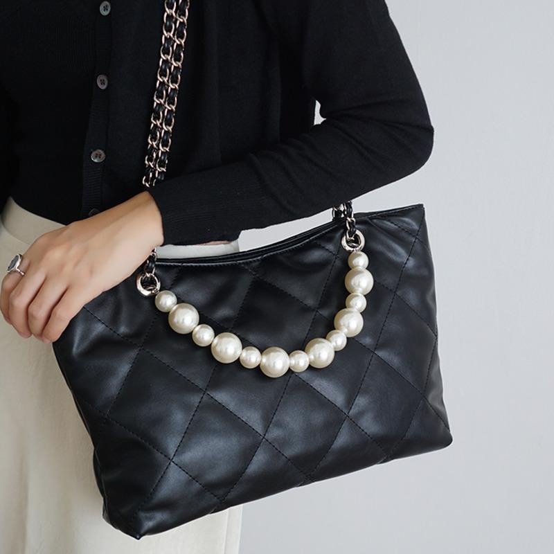 2020 Niche Design Black Diamond Lattice Large Capacity Bag Pearl Chain Single Shoulder Crossbody Package D403
2020 Niche Design Black Diamond Lattice Large Capacity Bag Pearl Chain Single Shoulder Crossbody Package D403