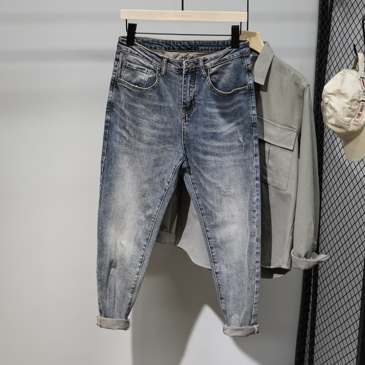 2021 New Vintage Water-washable Jeans Loose Haren Man with Small Feet Fall/winter Pants Trend 3Z08
2021 New Vintage Water-washable Jeans Loose Haren Man with Small Feet Fall/winter Pants Trend 3Z08