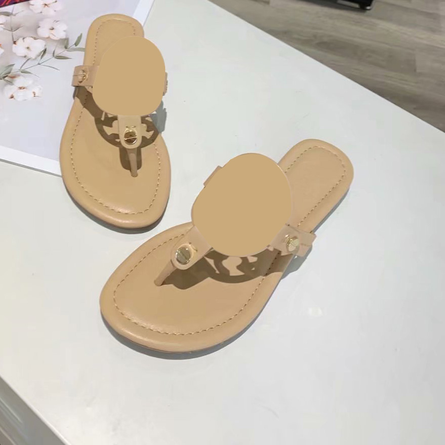 Women 2022 new Sandals Hollow out Flat Slippers Sandal Studded Girl Shoes Arrivel Jelly Platform Slides Lady casual Flip Flops with Box, 17
Women 2022 new Sandals Hollow out Flat Slippers Sandal Studded Girl Shoes Arrivel Jelly Platform Slides Lady casual Flip Flops with Box, 17