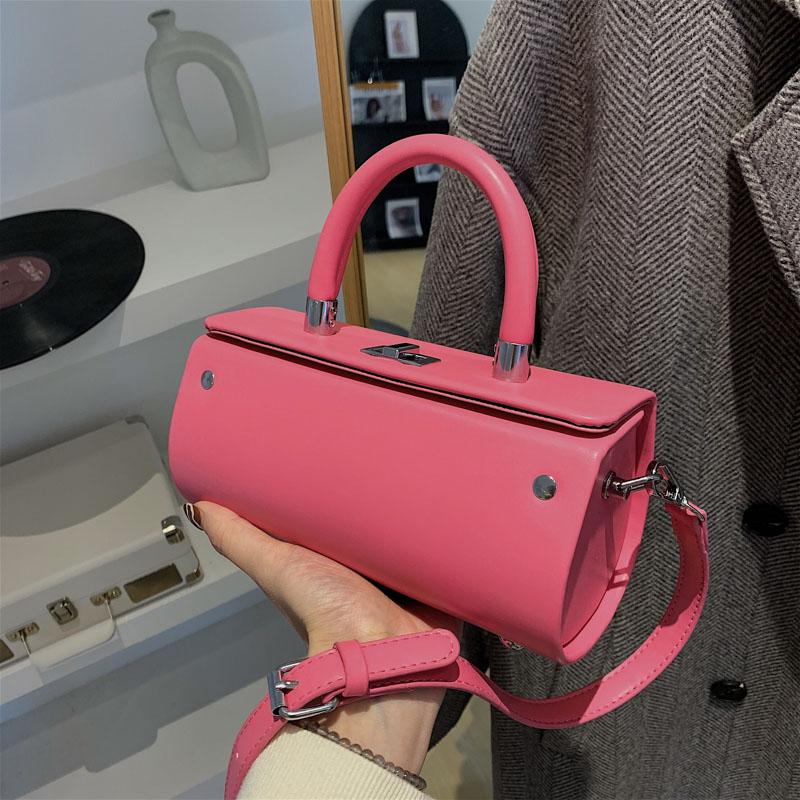 Evening Bags Fashion Small Cylinder Shaped Handbags Ladies Clutch 2022 Designer Crossbody Bag PU Leather Shoulder Messenger
Evening Bags Fashion Small Cylinder Shaped Handbags Ladies Clutch 2022 Designer Crossbody Bag PU Leather Shoulder Messenger