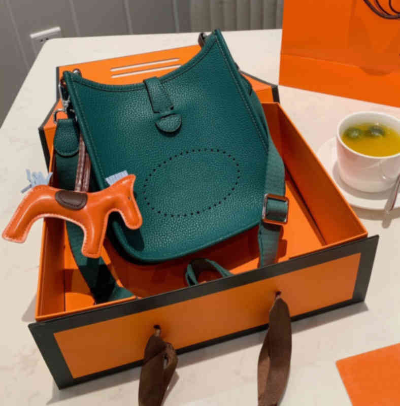Luxury Bags High Quality Hemess Clutch Designer Handbags Fashion Backpack Shoulder Crossbody Bag Real Leather Purses Women Handba 4VGI, Red
Luxury Bags High Quality Hemess Clutch Designer Handbags Fashion Backpack Shoulder Crossbody Bag Real Leather Purses Women Handba 4VGI, Red