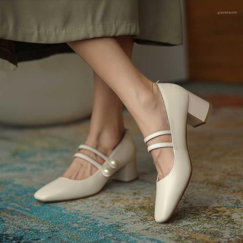 2020 spring and autumn new leather single shoes female square head Mary Jane shoes thick heel retro small leather X2701, Beige
2020 spring and autumn new leather single shoes female square head Mary Jane shoes thick heel retro small leather X2701, Beige