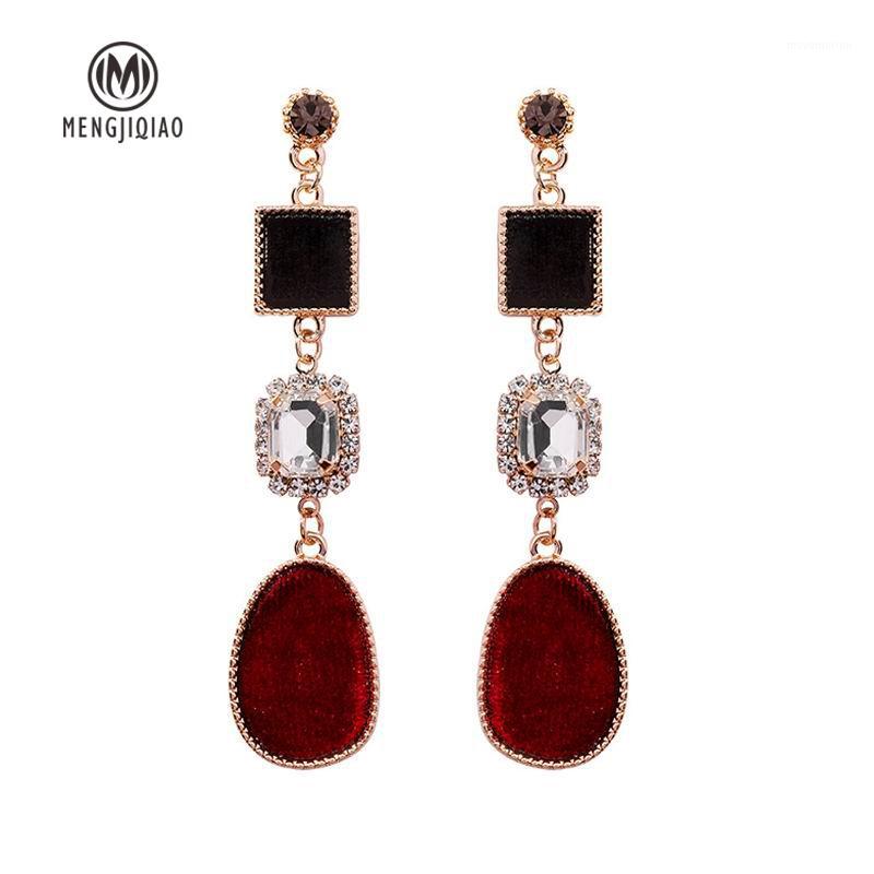 MENGJIQIAO 2020 New Winter Accessories Irregular Geometric Velvet Long Pendientes Mujer Moda Square Crystal Dangle Earrings Gift1
MENGJIQIAO 2020 New Winter Accessories Irregular Geometric Velvet Long Pendientes Mujer Moda Square Crystal Dangle Earrings Gift1