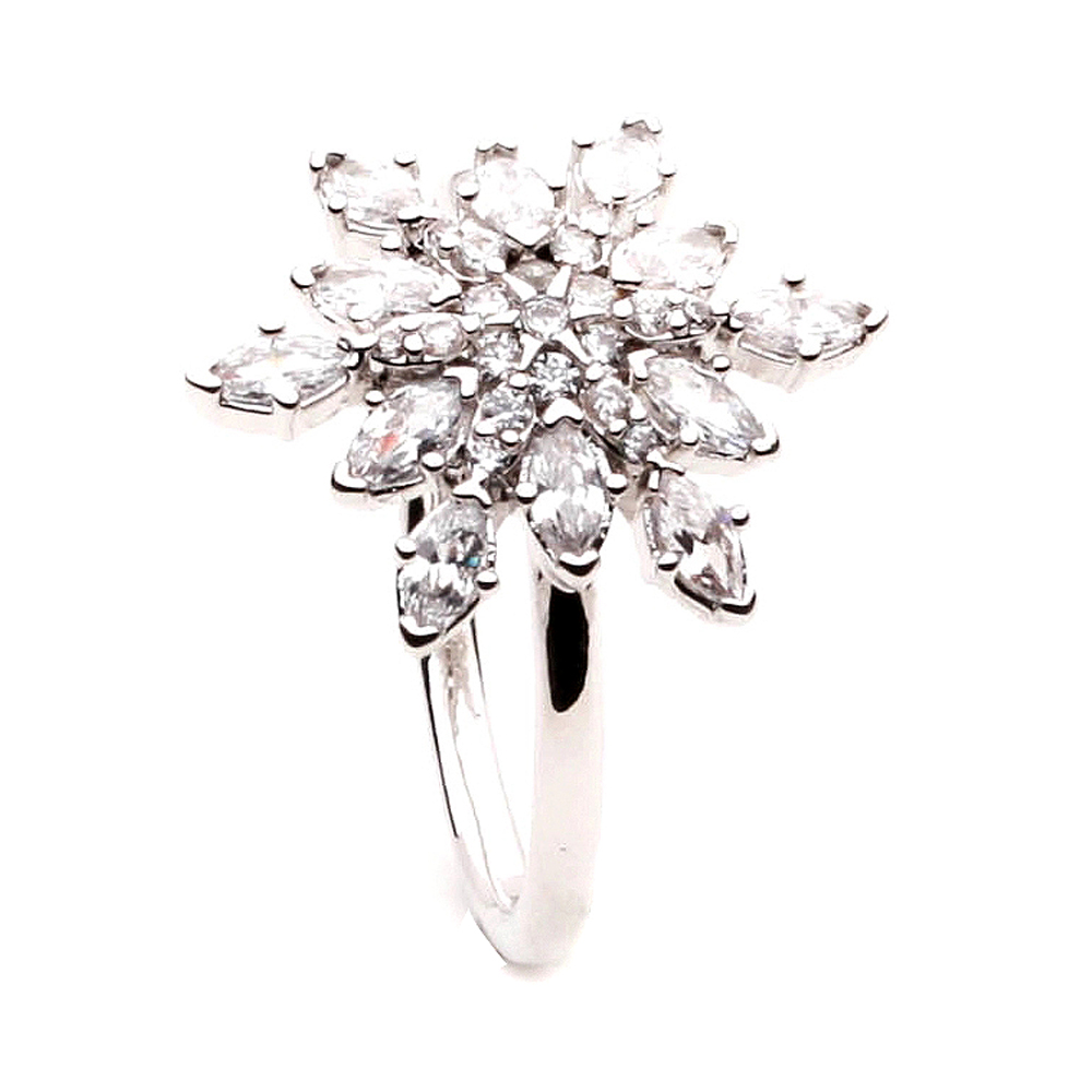 High Quality Fashion Jewelry engagement crystal zircon snowflake Shape platinum plating ring for Wedding Party Birthday Daily, Slivery;golden 
High Quality Fashion Jewelry engagement crystal zircon snowflake Shape platinum plating ring for Wedding Party Birthday Daily, Slivery;golden