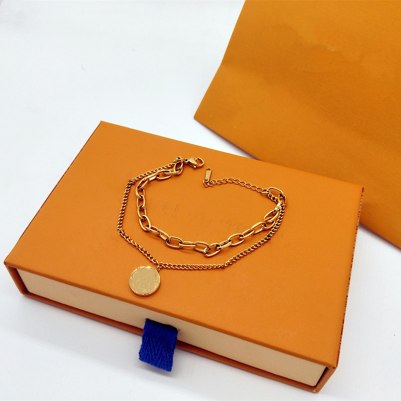 Golden four-leaf clover round letter L home women bracelet Link luxury designer double-layer hollow birthday gift jewelry does not fade
Golden four-leaf clover round letter L home women bracelet Link luxury designer double-layer hollow birthday gift jewelry does not fade