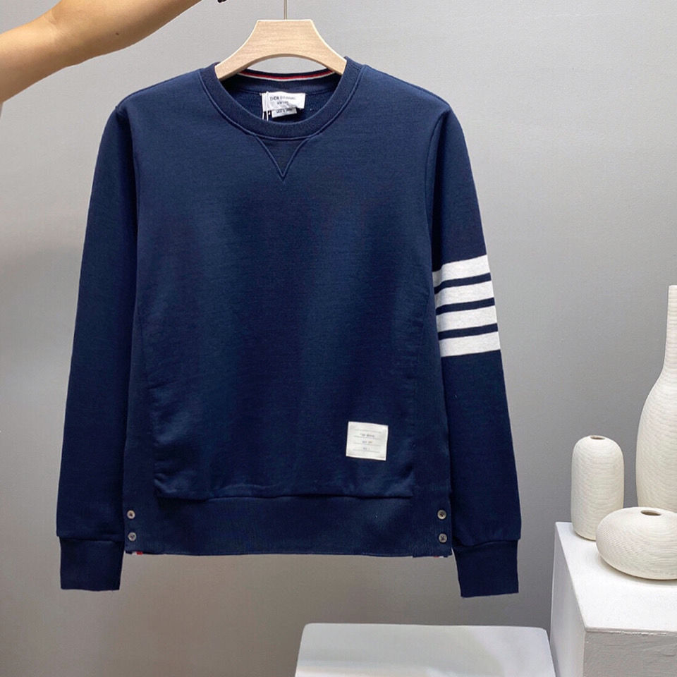 men's and women's thom autumn and winter new tb cotton four-bar simple round neck long-sleeved sweater casual browne, White;black
men's and women's thom autumn and winter new tb cotton four-bar simple round neck long-sleeved sweater casual browne, White;black