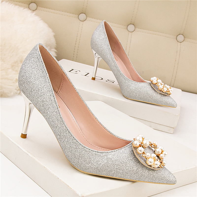 Women Pearl 2020 Seven Inches High Heels Crystal Glitter Bombs Lady Marriage Gold Stilettos Feminine Scarpins Valentine Wedding Shoes 34b0, Silver
Women Pearl 2020 Seven Inches High Heels Crystal Glitter Bombs Lady Marriage Gold Stilettos Feminine Scarpins Valentine Wedding Shoes 34b0, Silver