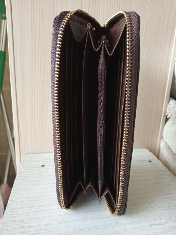 Brand new men and women holding a purse single zipper banknotes folder card wallet no box 4 color hot selling, White plaid
Brand new men and women holding a purse single zipper banknotes folder card wallet no box 4 color hot selling, White plaid