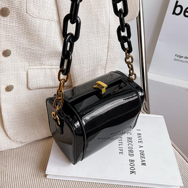 Mini Black Box Design Patent Leather Crossbody Bags for Women New Luxury Handbags and Purses Female Trend Lux Chain Shoulder Bag
Mini Black Box Design Patent Leather Crossbody Bags for Women New Luxury Handbags and Purses Female Trend Lux Chain Shoulder Bag