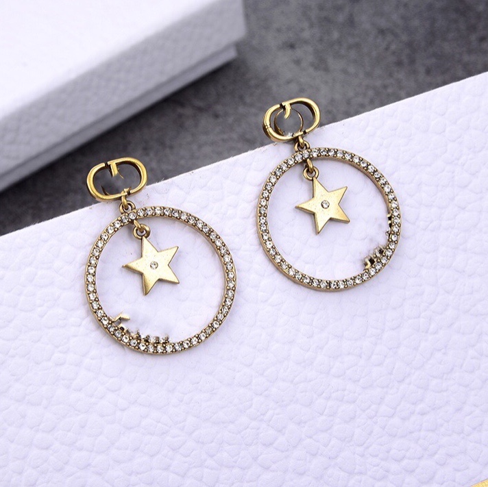 luxury Designer Jewelry Fashion Earrings women diamond Hoop with star letter Brass material Letter stamps double chains charm for girl, Golden;silver
luxury Designer Jewelry Fashion Earrings women diamond Hoop with star letter Brass material Letter stamps double chains charm for girl, Golden;silver