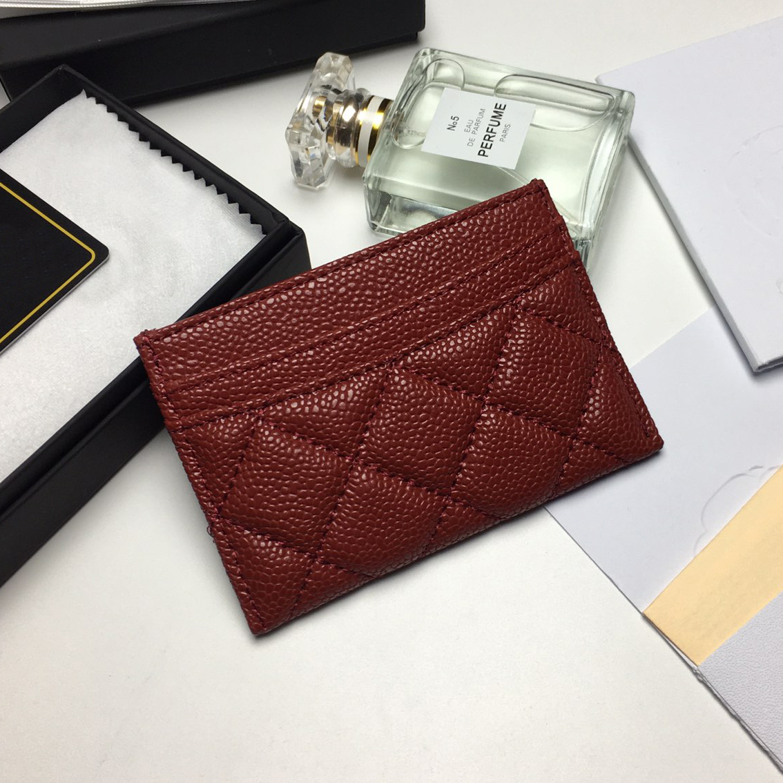 New Credit Card Holder Men Womens Card Holders blue Lambskin Mini Wallets genuine leather coin purse pocket Interior Slot Pocket famousbags, Red
New Credit Card Holder Men Womens Card Holders blue Lambskin Mini Wallets genuine leather coin purse pocket Interior Slot Pocket famousbags, Red
