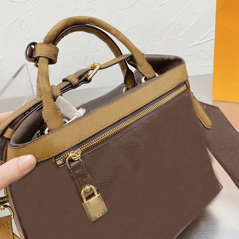 Designer Bags Classic Printing Handbags,Locky BB,Vintage ,High Quality totes Wallet
Designer Bags Classic Printing Handbags,Locky BB,Vintage ,High Quality totes Wallet