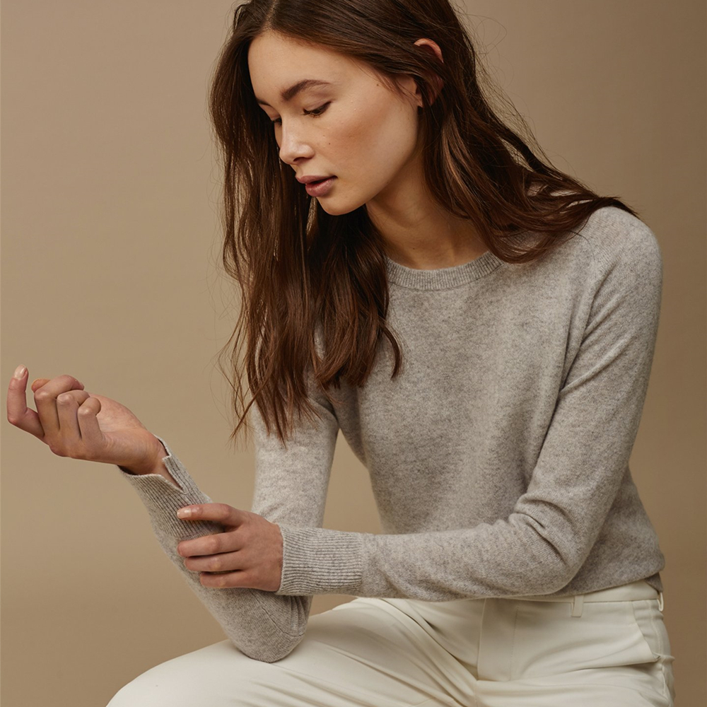 adohon 2020 woman winter 100% Cashmere sweaters knitted Pullovers jumper Warm Female O-neck blouse blue long sleeve clothing Q1217, Ivory
adohon 2020 woman winter 100% Cashmere sweaters knitted Pullovers jumper Warm Female O-neck blouse blue long sleeve clothing Q1217, Ivory