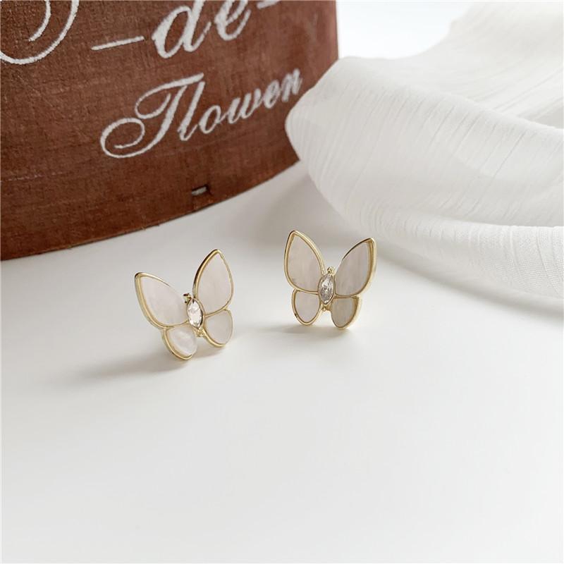 Unstoped Korean Cute Small Butterfly Stud Earrings For Women Girl Simple Animals Earrings Lovely Elegant Ear Studs New Jewelry
Unstoped Korean Cute Small Butterfly Stud Earrings For Women Girl Simple Animals Earrings Lovely Elegant Ear Studs New Jewelry
