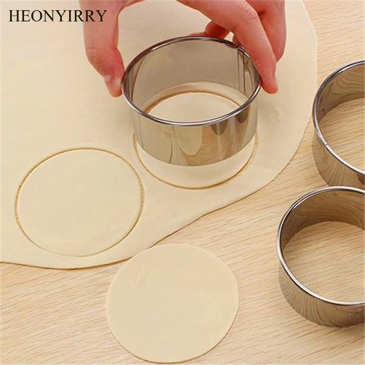 3pcs/set Stainless Steel Round Dumplings Wrappers Molds Set Cutter Maker Tools Round Cookie Pastry Wrapper Dough Cutting Tool
3pcs/set Stainless Steel Round Dumplings Wrappers Molds Set Cutter Maker Tools Round Cookie Pastry Wrapper Dough Cutting Tool