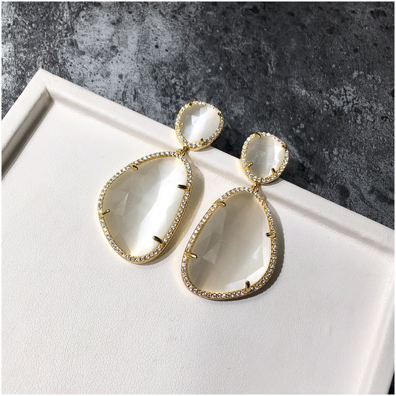 Womens Earrings Luxury Designer Jewelry Women Earrings Stylish Alloy Creative Water Droplets with Diamond Flower Earrings Free Shipping
Womens Earrings Luxury Designer Jewelry Women Earrings Stylish Alloy Creative Water Droplets with Diamond Flower Earrings Free Shipping