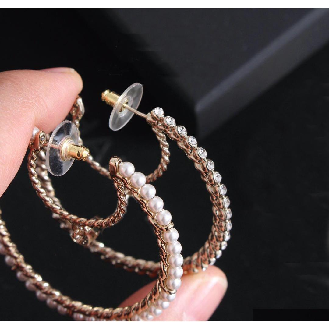 Fashion Brand Have Stamps Moon Pearl Hoop Earrings Aretes For Lady Women Party Wedding Marry Jewelry Engagement Lovers Gift With Box C7Nis, Golden;silver
Fashion Brand Have Stamps Moon Pearl Hoop Earrings Aretes For Lady Women Party Wedding Marry Jewelry Engagement Lovers Gift With Box C7Nis, Golden;silver