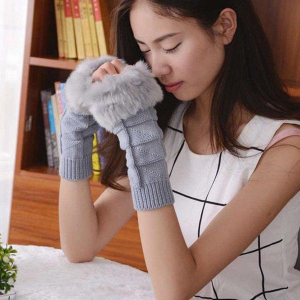 Winter Women Gloves Plush Faux Fur Knitting Wool Keep Warm Fashion Short Mitten Fingerless Lady Girl Fashion Half Finger Gloves
Winter Women Gloves Plush Faux Fur Knitting Wool Keep Warm Fashion Short Mitten Fingerless Lady Girl Fashion Half Finger Gloves
