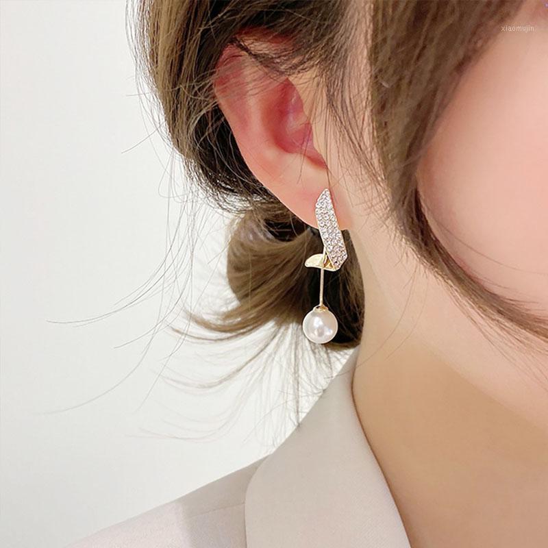 Stud French High Sense Geometric Simple Pearl Earrings For Woman Halloween Party Eve Gifts Jewelry Student Girls Elegant Accessories
Stud French High Sense Geometric Simple Pearl Earrings For Woman Halloween Party Eve Gifts Jewelry Student Girls Elegant Accessories