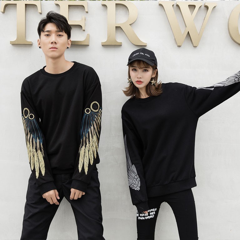 2021 New Masculine Style Machine Long Sleeve Wings Around the Neck Pullover Angel Couple Embroidered Female Jacket 3txi, Golden wings.
2021 New Masculine Style Machine Long Sleeve Wings Around the Neck Pullover Angel Couple Embroidered Female Jacket 3txi, Golden wings.