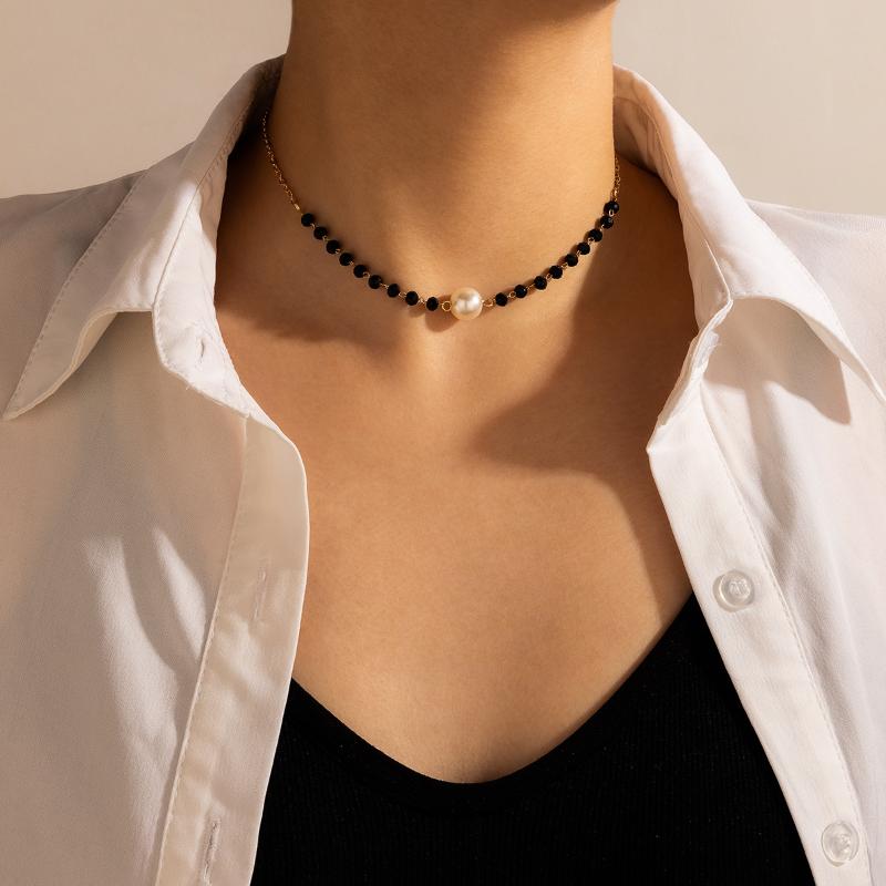 Brling New 2020 Fashion ins vintage Chain Pendant Choker Simple pearl crystal beads Alloy Necklace for women Girls Gifts Party
Brling New 2020 Fashion ins vintage Chain Pendant Choker Simple pearl crystal beads Alloy Necklace for women Girls Gifts Party