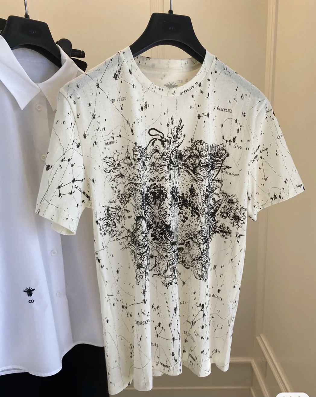 2021 fashion Mens Women Designers T Shirt Fashion Men D Casual T Shirts Man Clothing Street Designer Shorts Sleeve Clothes Tshirts 2ss, White
2021 fashion Mens Women Designers T Shirt Fashion Men D Casual T Shirts Man Clothing Street Designer Shorts Sleeve Clothes Tshirts 2ss, White