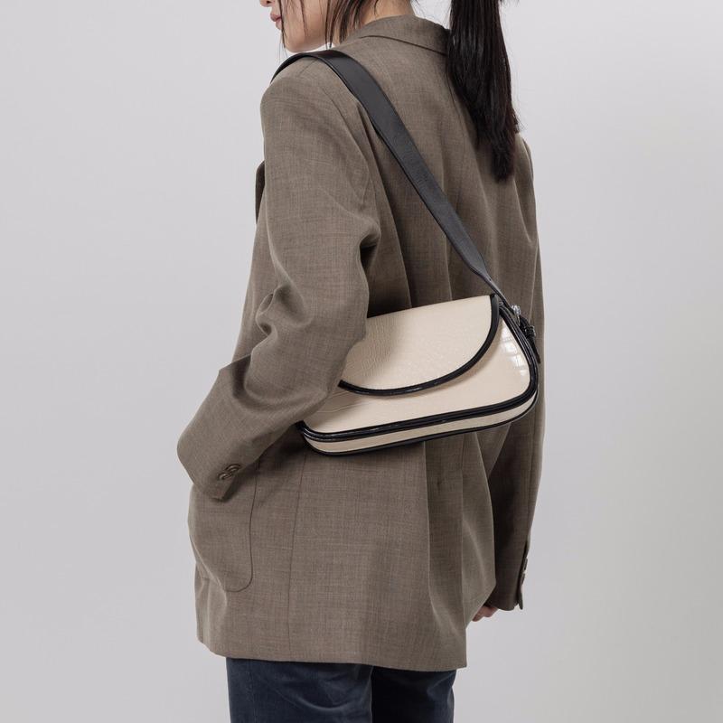 New Solid Color retro small bag crocodile embossed bread bag, shoulder and handbag High quality leather bag 2021, Beige
New Solid Color retro small bag crocodile embossed bread bag, shoulder and handbag High quality leather bag 2021, Beige