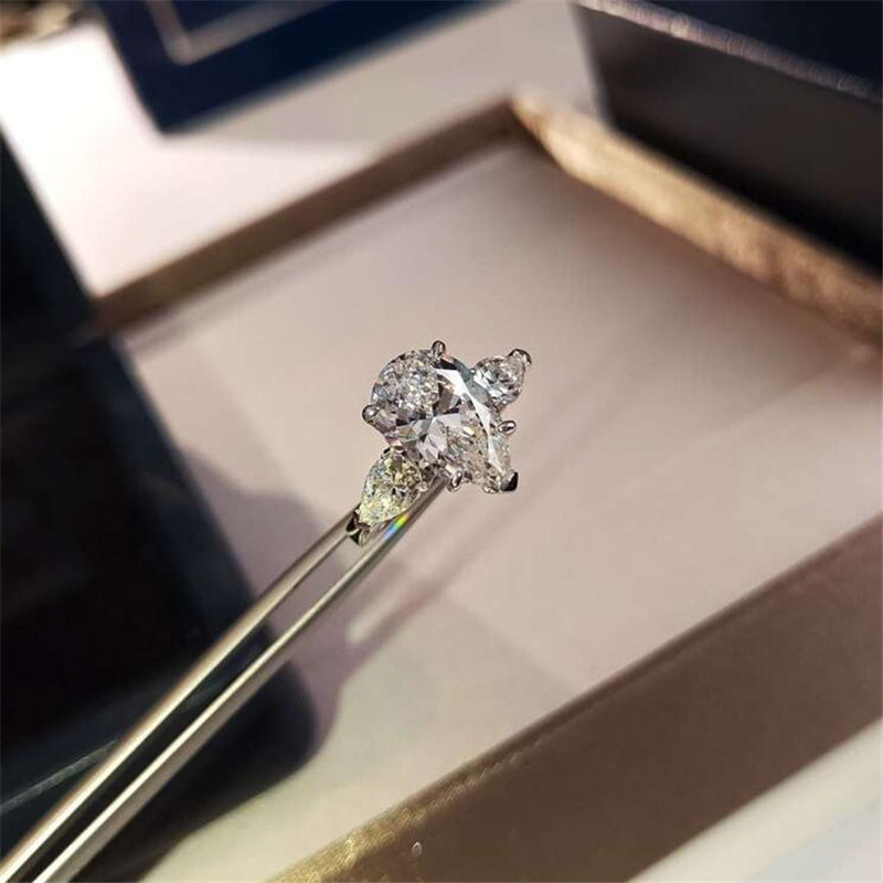 Ins Top Sell Sparkling Large Diamond Ring Luxury Jewelry 925 Sterling Silver Water Drop White Topaz Gemstones Women Wedding Band Ring Gift