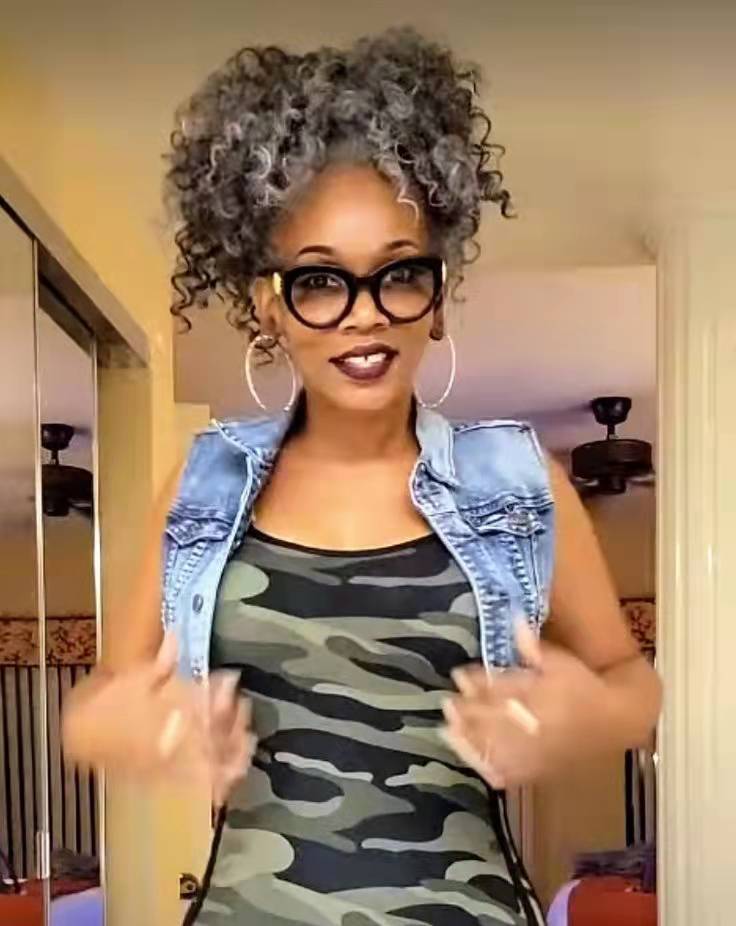 Wavy gray ponytail hairpiece ash grey updo puff bun hair extension for women drawstring clip in with clip 120g 140g