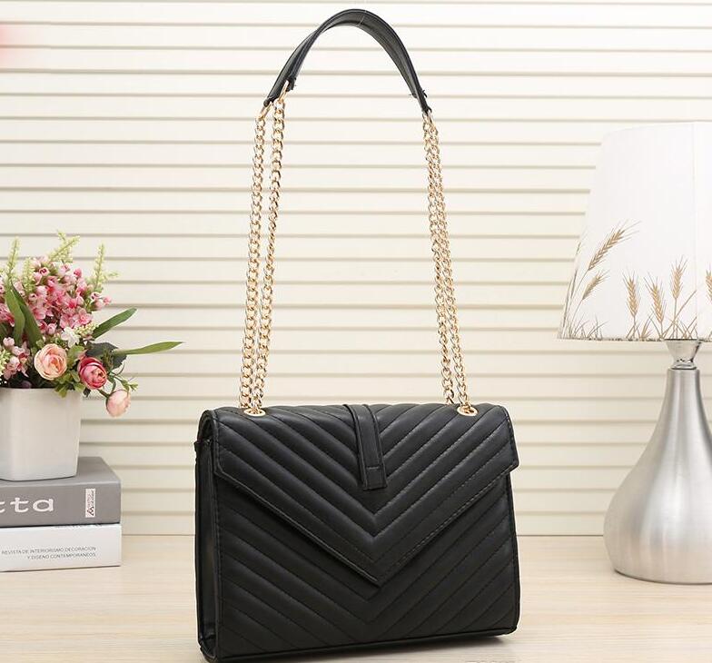 Fashion women Luxurys Crossbody bag famous classical designer Messenger lady Cross Body Bags Handbag female Tote Satchel Purse black gold silver chain PU Leather AA, 1#red
Fashion women Luxurys Crossbody bag famous classical designer Messenger lady Cross Body Bags Handbag female Tote Satchel Purse black gold silver chain PU Leather AA, 1#red
